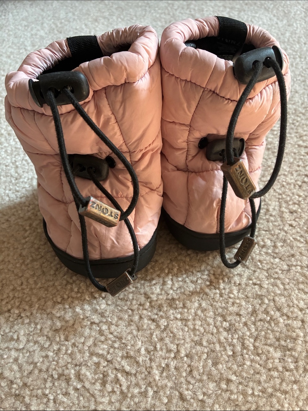 Stonz Puffer Booties- Size Medium